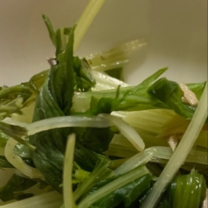 水菜と揚げ油で白だし醤油の煮物